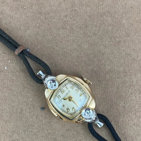 Fabulous Vintage 1951 Bulova 17 Jewel Movement 10K Gold Filled  2 Diamon… - Picture 3 of 7